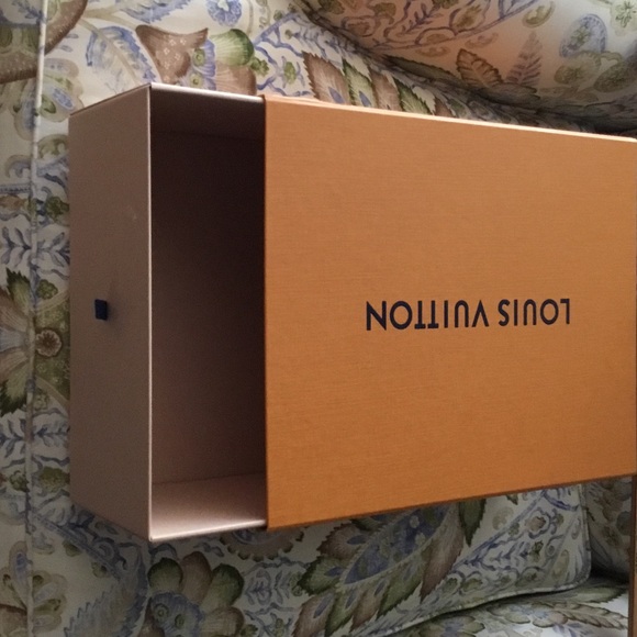 Louis Vuitton Vibrant Orange Gift Box - Picture 2 of 2
